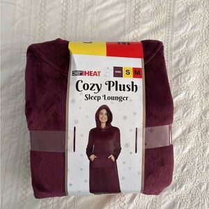 32 Degrees Plush Sleep Lounger in Deep Wine